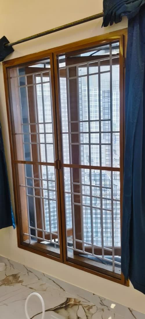 Openable nets on teak windows